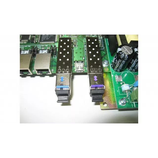 Уличный управляемый PoE коммутатор TFORTIS PSW-2G 3FE PoE +2 GB SFP порта, питание 220В, IP66